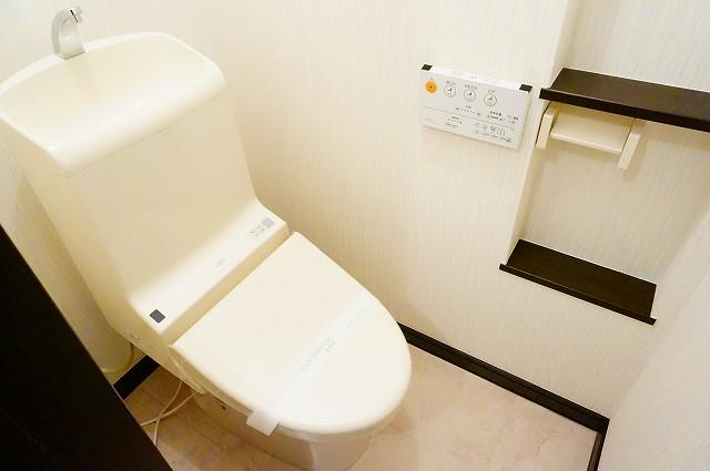 トイレ　トイレ