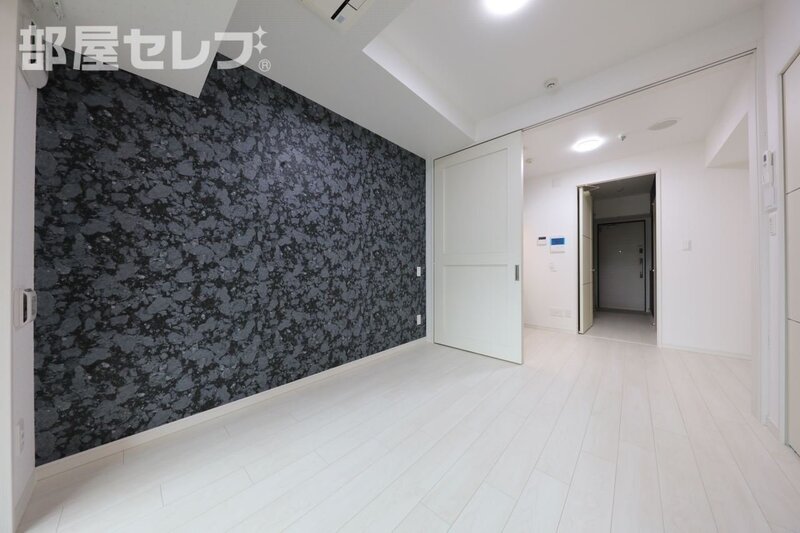 居室・リビング　８０３号室写真