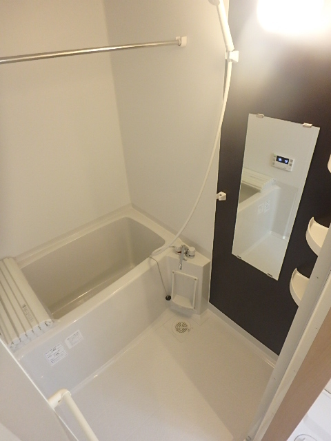 バス・シャワールーム　一日の疲れをリセット。浴室乾燥機付です。