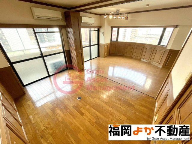 その他部屋・スペース　開放的な寝室です