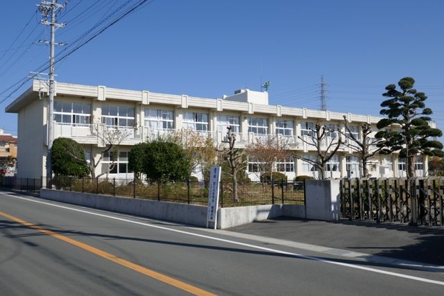小学校　磐田市立大藤小学校（小学校）まで109m