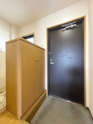 玄関　同物件、類似間取りのイメージ写真です