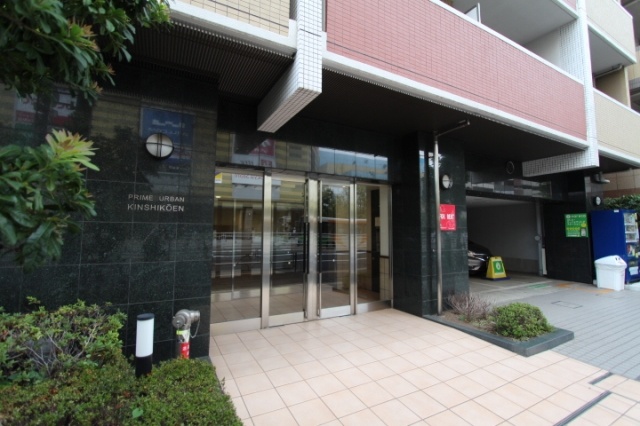 エントランス　建物の内部です