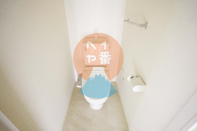 トイレ　ウォシュレット付き