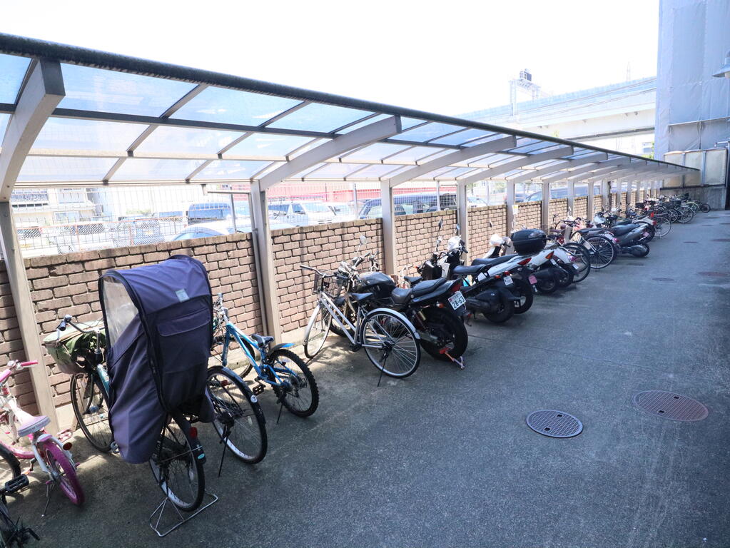 駐車場　駐輪場