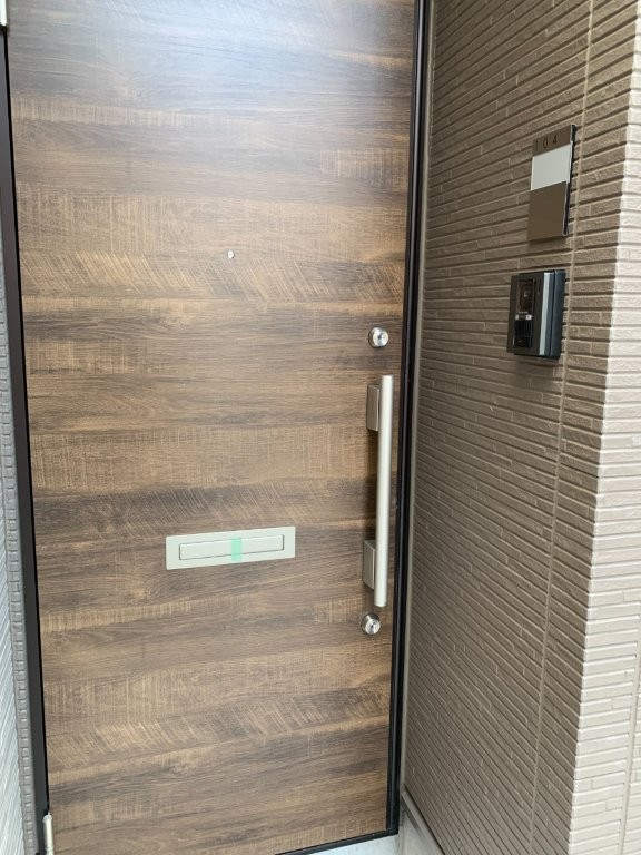 玄関　玄関ドア