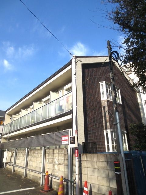 建物外観　★オートロック・防犯カメラ付きで女性に安心です★