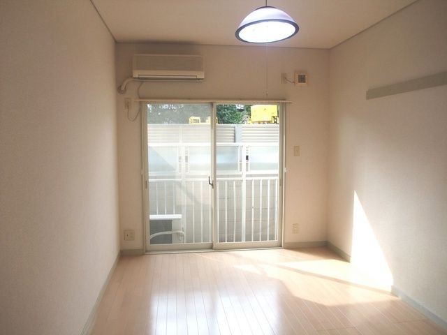 居室・リビング　★明るくて気持ちの良いお部屋です★