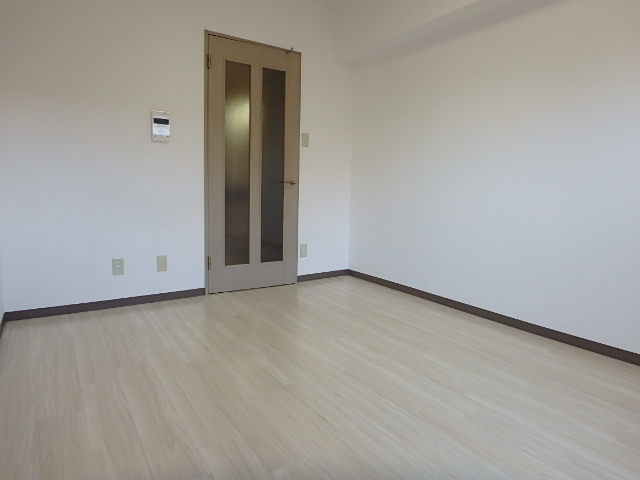 居室・リビング　家具の配置がしやすいお部屋です。