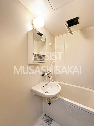 バス・シャワールーム　写真：設備同仕様の別物件です