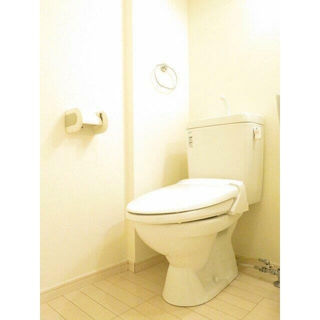 トイレ　※同仕様写真含む