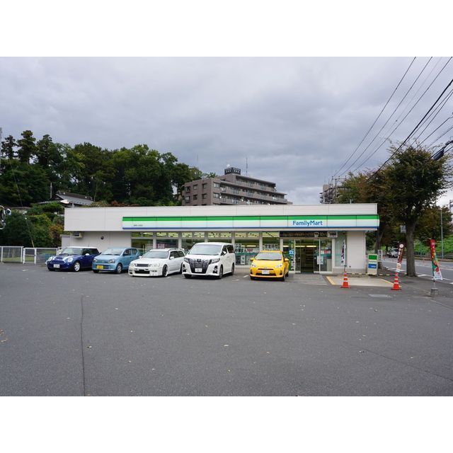 コンビニ　ファミリーマート　座間入谷西店（コンビニ）まで500m