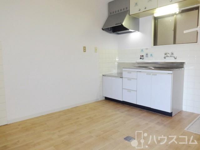 居室・リビング　ダイニングは７．５帖の洋室です★