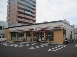 コンビニ　セブンイレブン札幌南6条店（コンビニ）まで183m