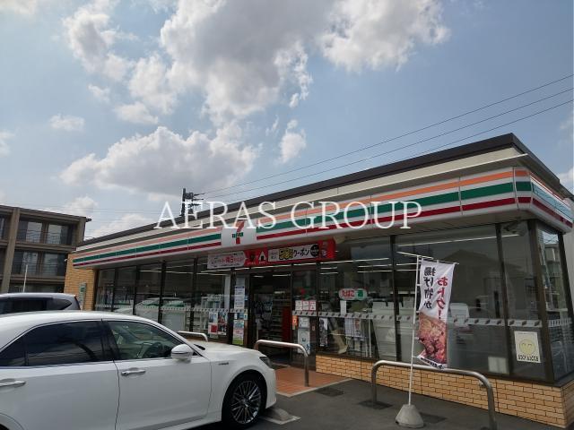 コンビニ　セブン-イレブン 草加西町保健所通り店（コンビニ）まで222m
