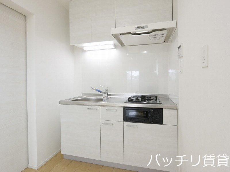 キッチン　同シリーズの別号室の画像。現況優先