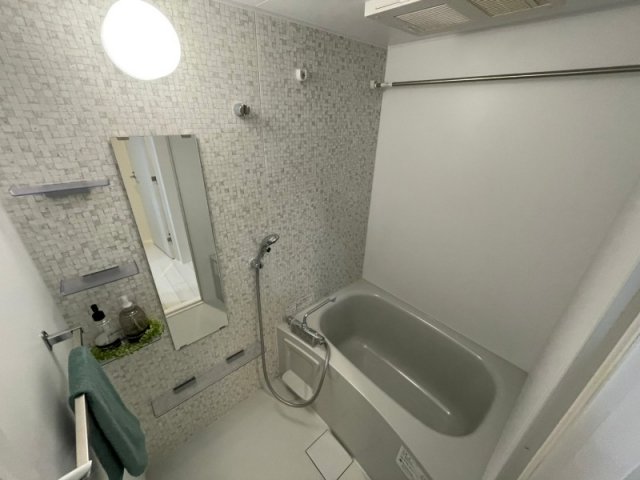バス・シャワールーム　※別部屋の参考写真です。