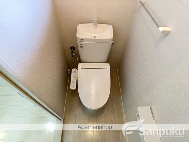 伊予鉄道郡中線 土居田駅 徒歩9分 2階建 築38年のトイレ写真