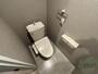 トイレ　こちらはトイレです。清潔感があり、安心して使用できます。