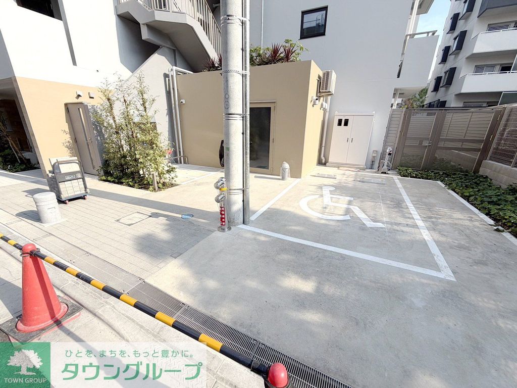 駐車場　駐車場