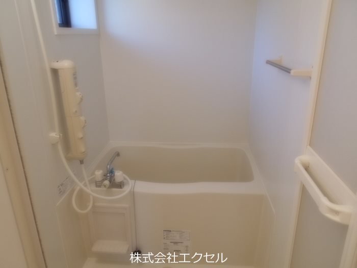 バス・シャワールーム　浴室乾燥機付きです。