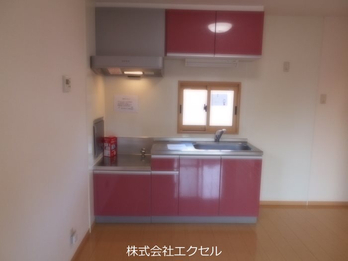 キッチン　窓付きのキッチンです。