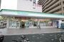 コンビニ　ファミリーマート 鶴舞店（コンビニ）まで59m