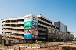 ショッピングセンター　MARKET SQUARE KAWASAKI EAST(マー（ショッピングセンター）まで301m