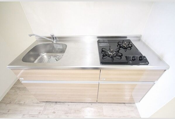 キッチン　※写真は同じマンションの違う部屋のものになります。