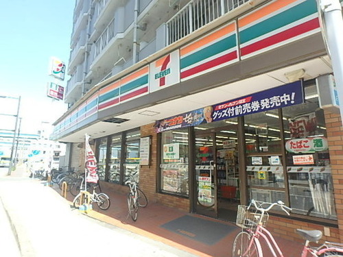 コンビニ　セブンイレブン博多築港店（コンビニ）まで382m