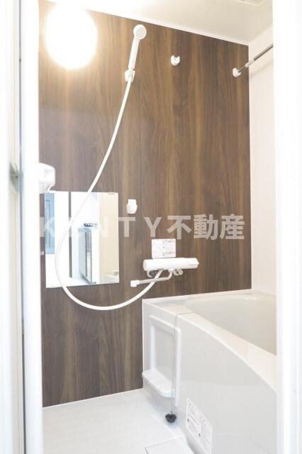バス・シャワールーム　落ち着いた空間のお風呂です
