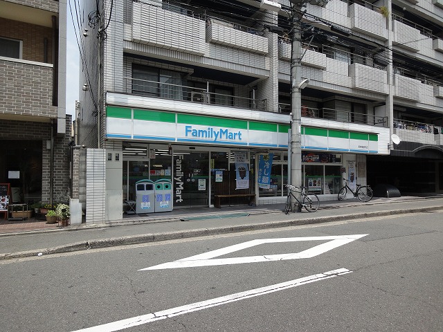 コンビニ　ファミリーマート 長者亀屋町店（コンビニ）まで126m