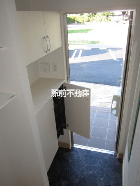 玄関　同型タイプの写真です