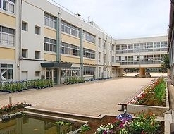 小学校　新座市立東野小学校（小学校）まで650m
