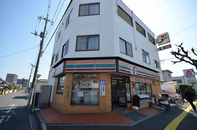 コンビニ　セブン－イレブン　広島草津新町店（コンビニ）まで381m