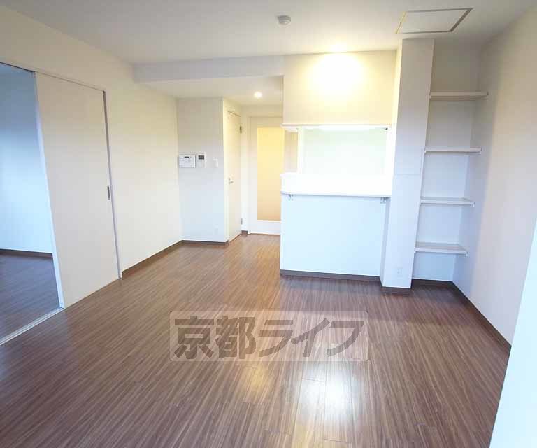 京阪鴨東線 出町柳駅 徒歩5分 5階建 築11年の居間写真