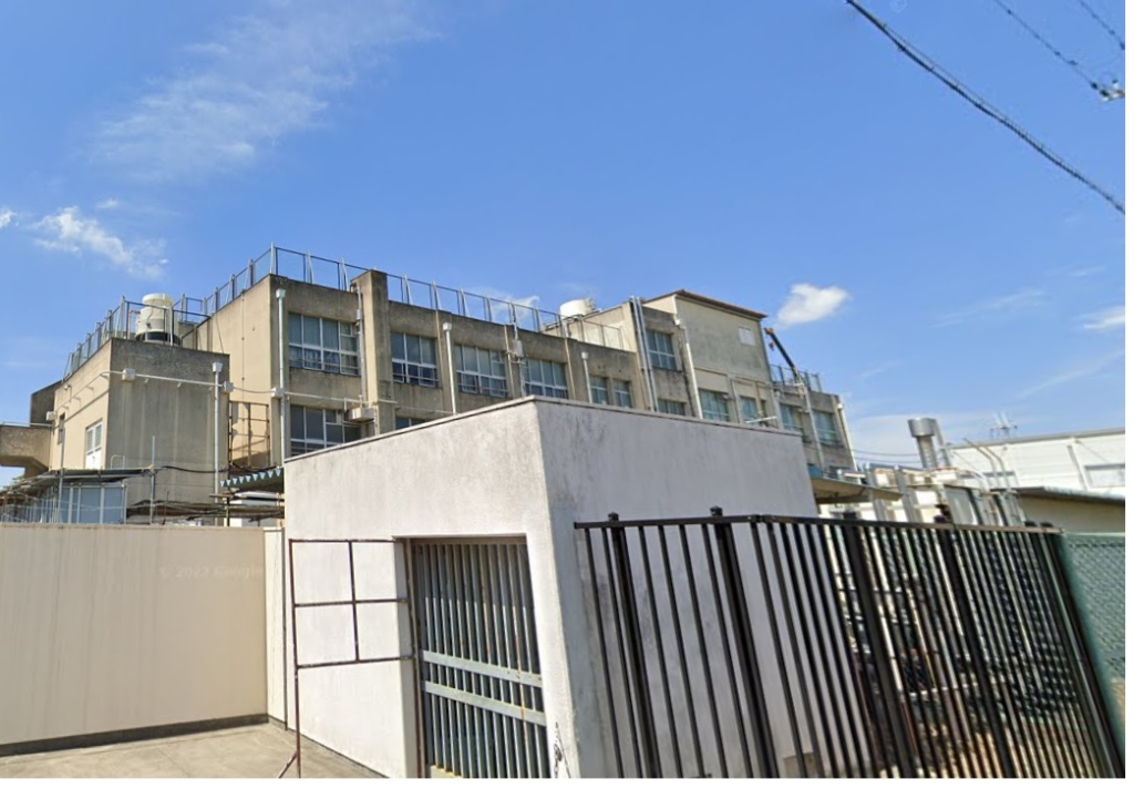 中学校　大阪市立三国中学校（中学校）まで432m