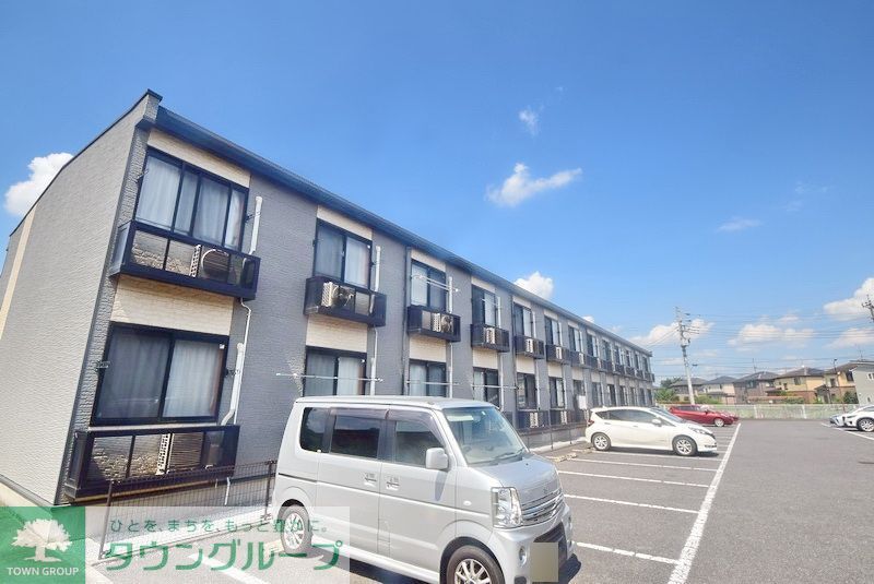 建物外観　駐車場