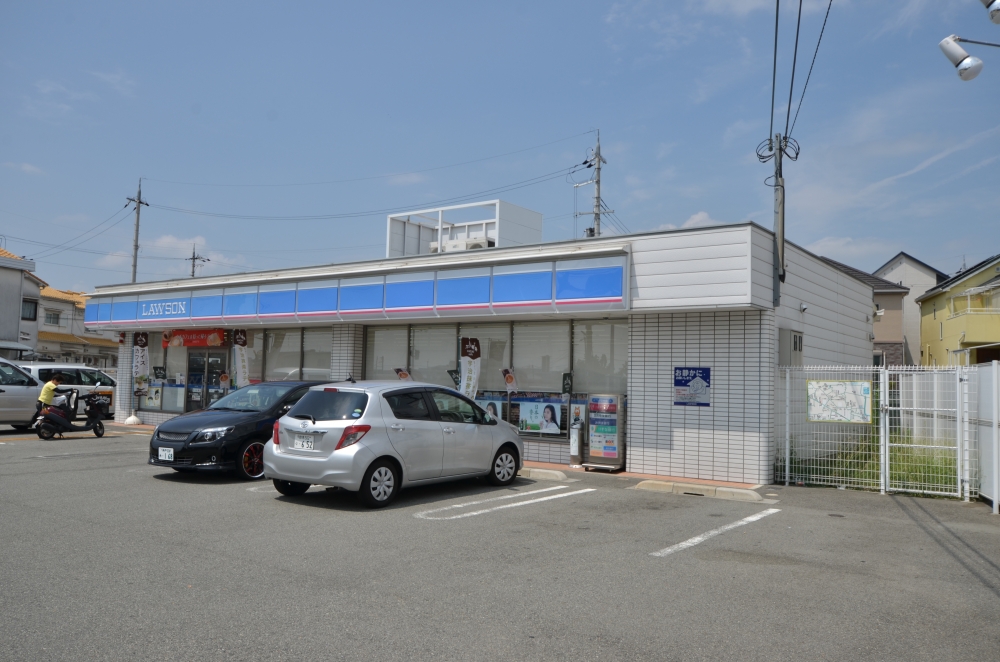 コンビニ　ローソン川西萩原１丁目店（コンビニ）まで324m