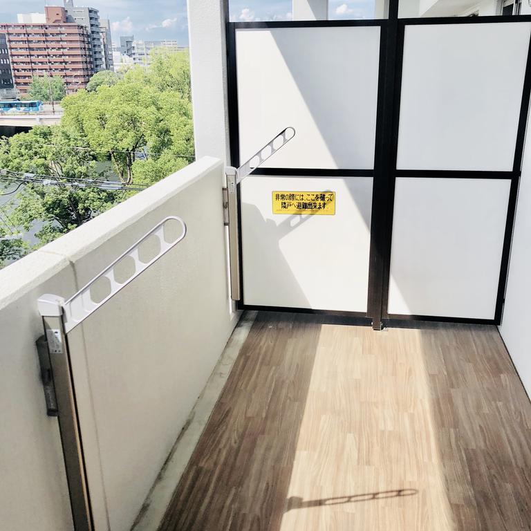 バルコニー　※写真は別号室のものですので現状優先とさせていただきます