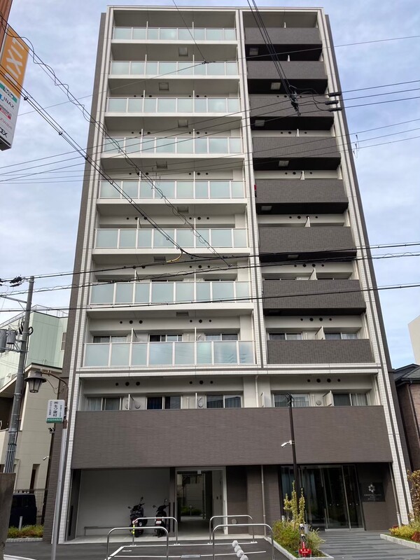 クリスタルグランツOSAKA WEST GATEの外観写真