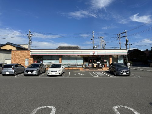 コンビニ　セブンイレブン　四日市富田３丁目店（コンビニ）まで72m
