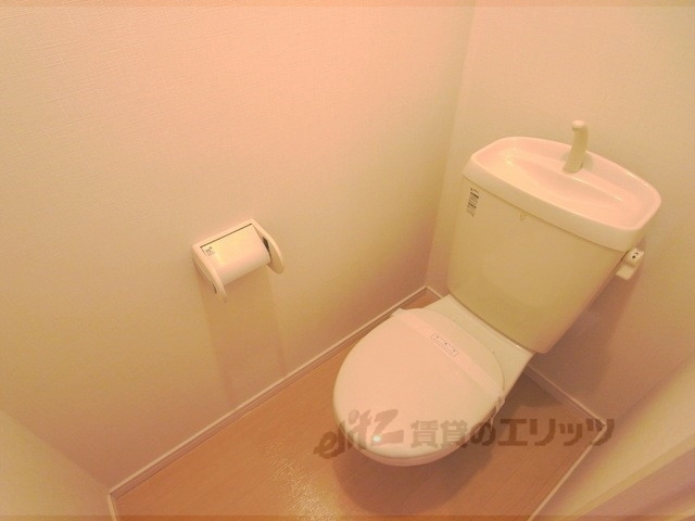ヴィラタッツミーA棟のトイレ写真