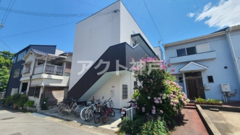 Y’svillage馬場通の外観写真