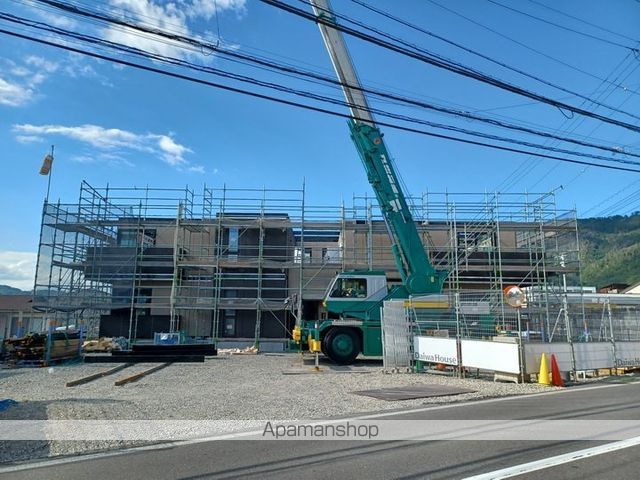 ＪＲ大糸線 松本駅 バス乗車時間：15分 最寄りバス停で下車 徒歩1分 新築