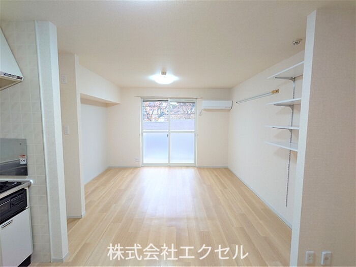 ＪＲ中央線 立川駅 バス乗車時間：18分 最寄りバス停で下車 徒歩6分 2階建 築34年の居間写真