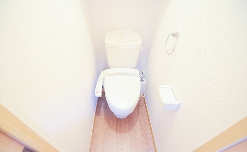 西武拝島線 拝島駅 徒歩20分 3階建 築19年のトイレ写真