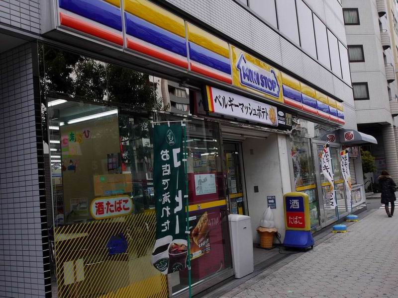 コンビニ　ミニストップ谷町３丁目店（コンビニ）まで207m