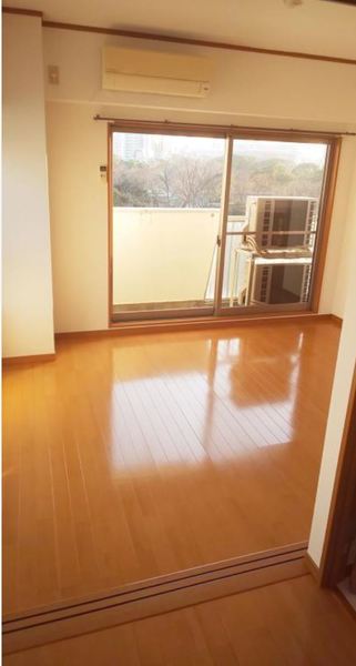 清澄ガーデンサイドの居間写真