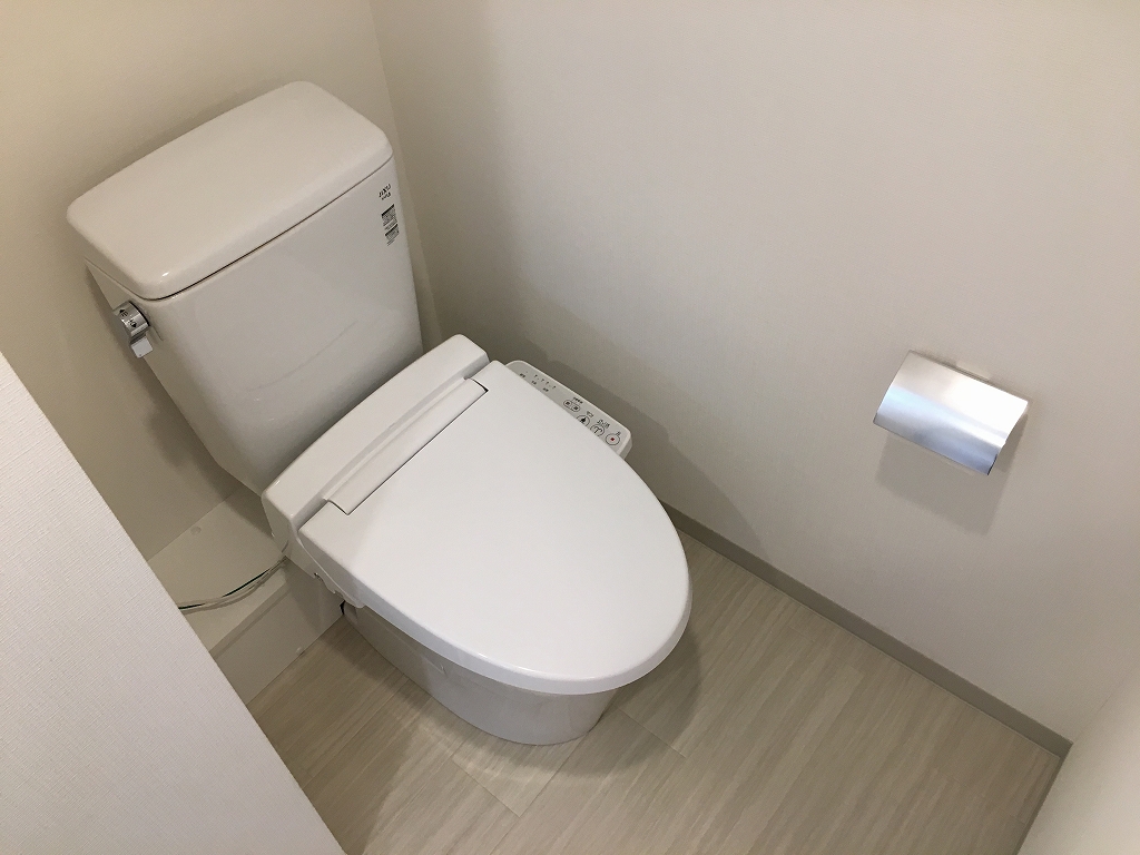 都営新宿線 大島駅 徒歩2分 14階建 築9年のトイレ写真